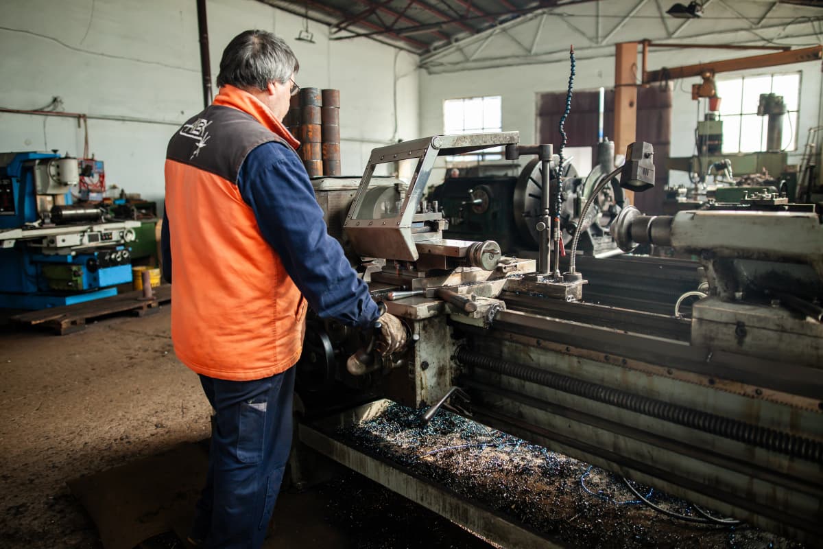 Механична обработка и ремонт на машинни детайли